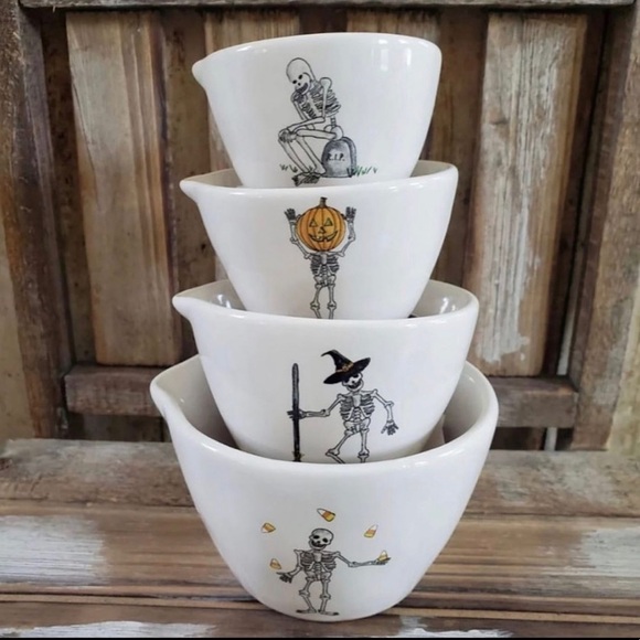 Rae Dunn Halloween Measuring Cups - Picture 3 of 4